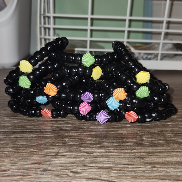 Bracelets - Picture 2 of 2